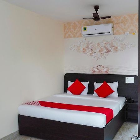 Oyo Flagship 68474 Hotel Viraj Пюн Екстериор снимка
