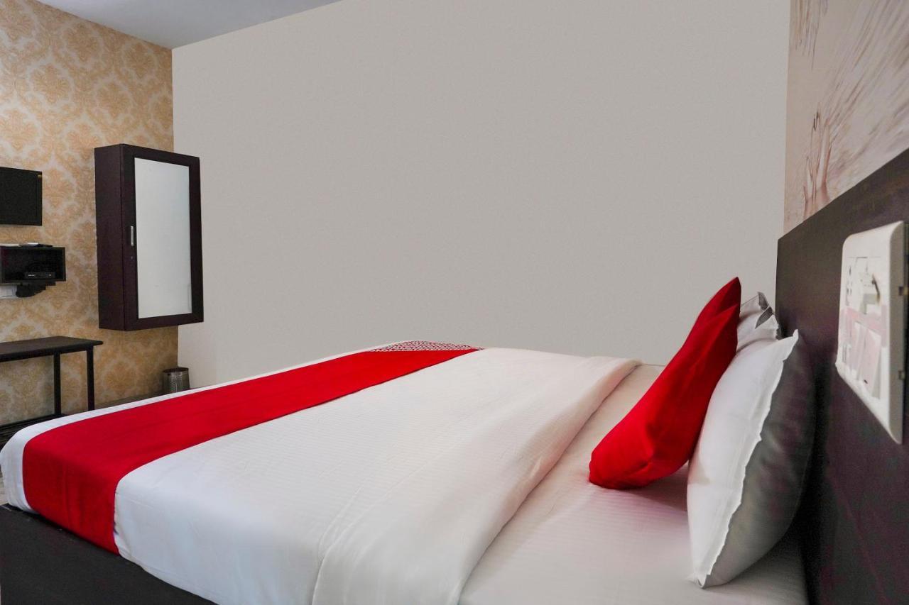 Oyo Flagship 68474 Hotel Viraj Пюн Екстериор снимка