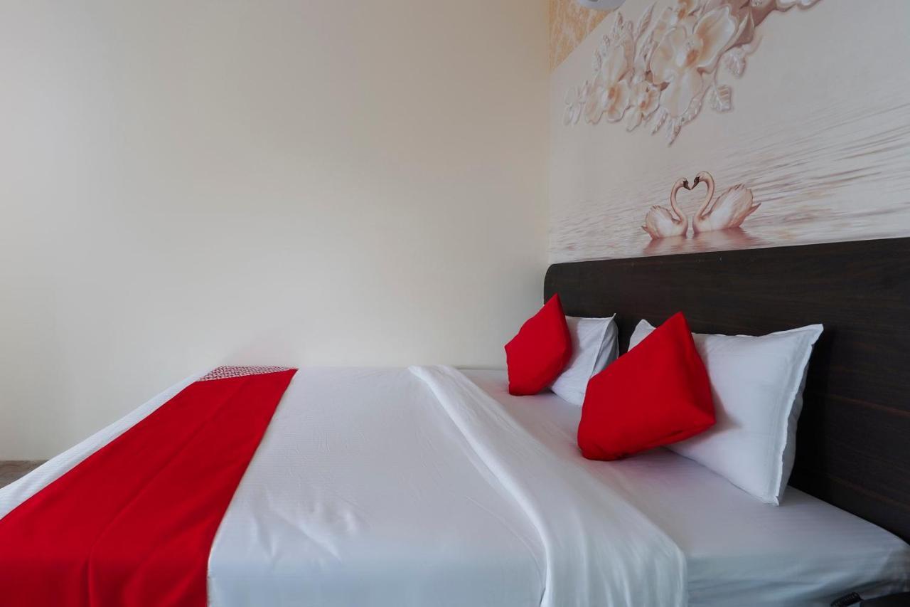 Oyo Flagship 68474 Hotel Viraj Пюн Екстериор снимка
