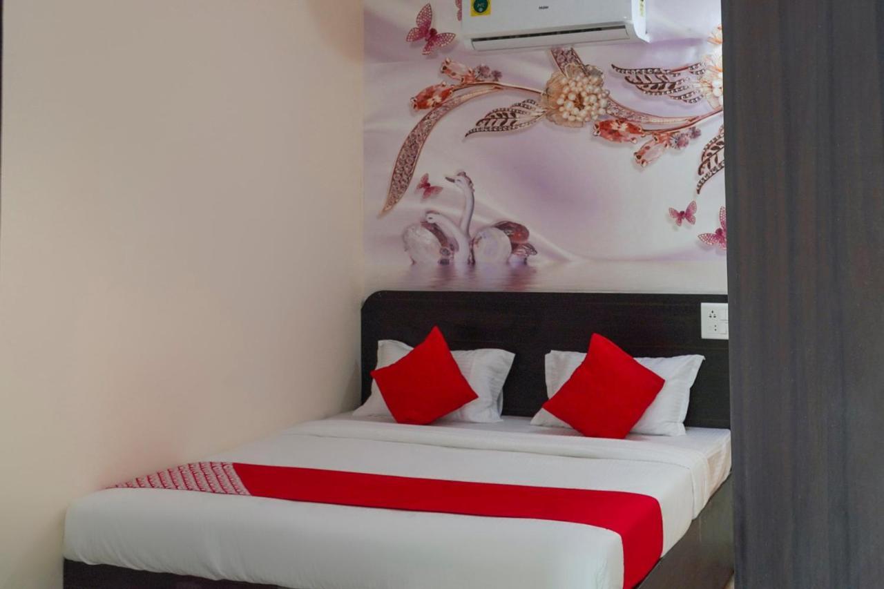 Oyo Flagship 68474 Hotel Viraj Пюн Екстериор снимка